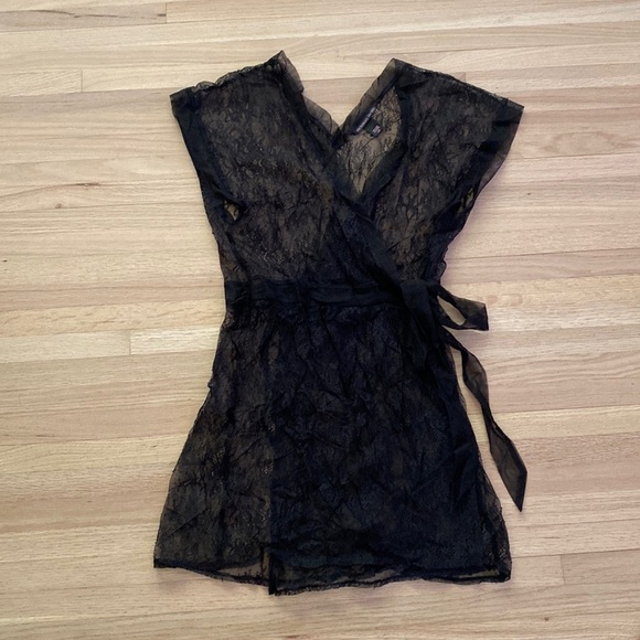 Victoria’s Secret Lace Mini Robe - Picture 1 of 4